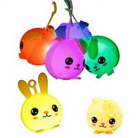 LED Leuchtender Quetsch-Hasenball Spielzeug Weiches Entspannungs- und Stressabbau-Spielzeug Niedlicher Leuchtender Hase als Geschenk für Kinder Event-Party-Dekoration