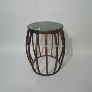 Tabouret en fer de haute qualité avec pierre - Product Image 1