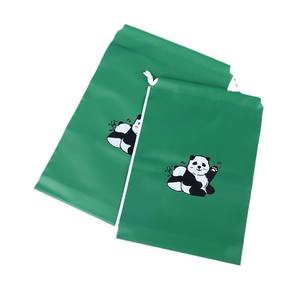 Sacs d'emballage en gros avec cordon de serrage, en stock chez le fabricant, pour vêtements, serviettes givrées en PE, vêtements de protection solaire, chaussettes, avec motif panda vert mignon - Product Image 2