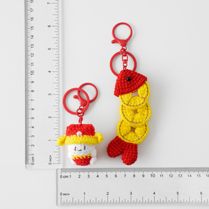 Para el Festival de Primavera, es una buena ocasión para enviar pequeños regalos hechos de hilo tejido a los mayores, como pequeños dioses de la riqueza y el dinero. - Product Image 2