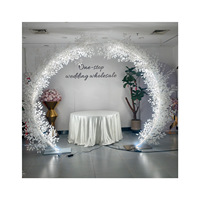 Arche de mariage en acier inoxydable blanc Banyan avec fleurs en soie, pour décoration extérieure de pelouse et de cour, portail floral pour événements avec éclairage