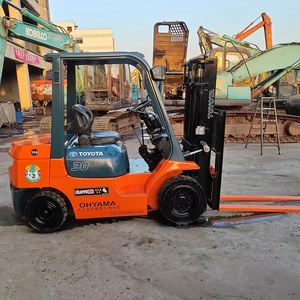 Nouveau chariot élévateur diesel TCM 3 tonnes du Japon avec hauteur de levage de 3m-6m pour usage extérieur, idéal pour les ateliers de réparation de machines et la vente au détail - Product Image 1