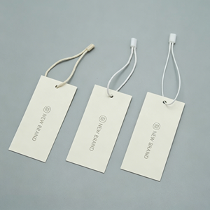Diseño de moda personalizado, logotipos de marcas, etiquetas de ropa de alta calidad, etiquetas colgantes de papel personalizadas y etiquetas para ropa. - Product Image 5