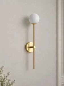 Applique murale Chelvara en laiton, design globe, moderne et élégante, luminaire décoratif d'intérieur, lampe murale contemporaine - Product Image 2