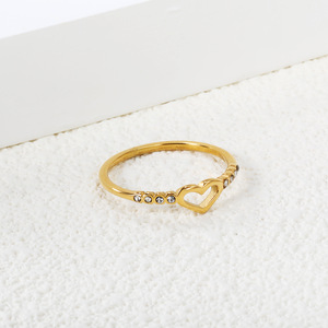 แหวนเพชรรูปหัวใจชุบทองประดับเพชรแบบฝังเรียบ เครื่องประดับแฟชั่นสำหรับทุกเพศ ของขวัญ - Product Image 1
