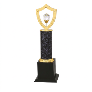 Trophée en métal cristallin avec design de bouclier et base en marbre noir, modèle 699/A, pour les récompenses sportives et les cérémonies de remise de prix - Product Image 1