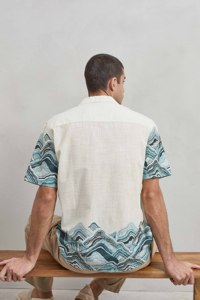 Camicia da spiaggia estiva da uomo in stile vacanza hawaiana - Manica corta con stampa a onde blu e beige - Product Image 2