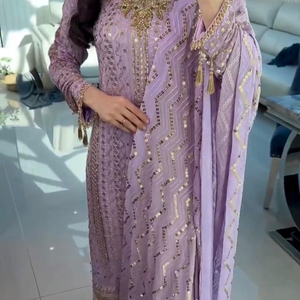 Conjunto de Kurti de Alta Calidad con Top de Georgette Pesado Totalmente Bordado y Pantalones Plazzo de Georgette Pesado, Atuendo de Diseñador al por Mayor - Product Image 1