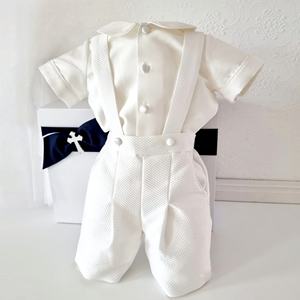 Ensemble Baptême Garçon 2 Pièces avec Bretelles Assorties : Chemise Manches Courtes Col Claudine Couleur Unie et Short Jacquard - Product Image 1