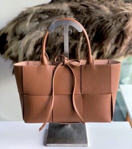 Bolso de fiesta para mujer de cuero genuino, el más vendido, elegante, de diseñador, para boda, noche, disponible para la venta. - Product Image 5