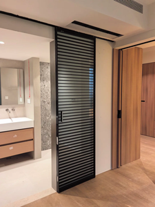 Hochwertige, modische Gitter-Aufhängeschiene, maßgefertigt, wasserdicht, aus Aluminiumlegierung für Badezimmer und Badezimmer-Glastüren - Product Image 1