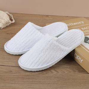 Pantoufles <span class=keywords><strong>d</strong></span>'hôtel pour enfants en polaire corail, semelle antidérapante en EVA, pantoufles de <span class=keywords><strong>spa</strong></span> jetables bon marché, vente en gros <span class=keywords><strong>d</strong></span>'usine - Product Image 2