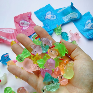 Adornos de Resina de Alta Calidad con Criaturas Nocturnas Coloridas para Carcasas de Teléfono, Animales Kawaii para Manualidades, Bolsa Sorpresa de Animales de Resina - Product Image 6