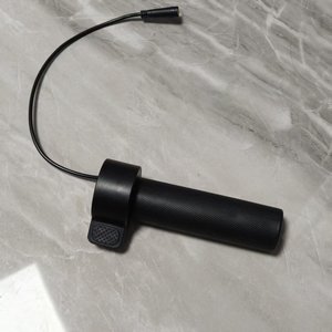 Repuestos para Patinete Eléctrico Liviae: Acelerador de Pulgar con Empuñadura de Manillar, Fácil Instalación para Patinetes Eléctricos M5 G14 R8 - Product Image 6
