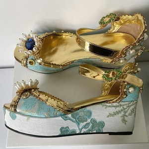 รองเท้าส้นตึกแบบหนาประดับดอกไม้ไข่มุก รองเท้าส้นสูงแบบเวดจ์สำหรับผู้หญิง ลายดอกไม้ทันสมัย เหมาะสำหรับใส่กลางแจ้ง - Product Image 6