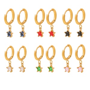Pendientes Clásicos de Estrella de Cinco Puntas Chapados en Oro de 18K, Joyería de Moda, Pendientes de Acero Inoxidable con Diamantes de Cristal Coloridos - Product Image 1