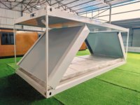 Maison conteneur modulaire préfabriquée empilable de 20 pieds à deux étages avec panneaux sandwich pour usage en entrepôt portuaire ou bureau