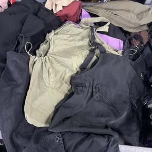 Lots de vêtements d'<span class=keywords><strong>occasion</strong></span> de qualité A pour femmes : pulls en coton, jupes et combinaisons d'été mixtes - Product Image 1