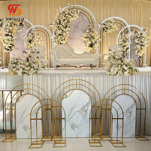 Ensemble de support de toile de fond de scène de mariage lisse, cadre couleur or avec plaque en PVC imprimée, fleurs artificielles suspendues personnalisées - Product Image 1