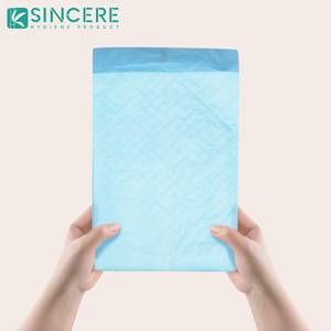 Sous-couche <span class=keywords><strong>de</strong></span> <span class=keywords><strong>lit</strong></span> pour adultes jetable OEM, non tissée, 5 couches, super absorbante, imperméable, couleur personnalisée, sous-couche pour incontinence, tailles - Product Image 3