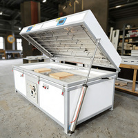 Machine automatique de laminage et d'enveloppement de films PVC pour le travail du bois, panneaux de porte MDF WPC, cadres de porte et profilés UPVC