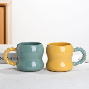 Taza de Café de Cerámica de Porcelana Hecha a Mano con Forma Creativa, Diseño de Pareja Adorable, Apta para Lavavajillas y Microondas, Personalizable, Regalos Empresariales - Product Image 5