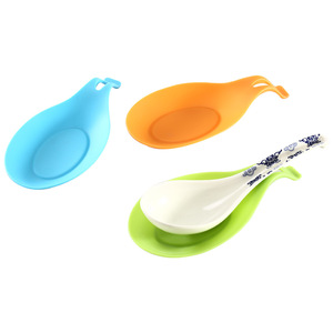Supporto per mestolo in Silicone Logo personalizzato Set di utensili da <span class=keywords><strong>cucina</strong></span> in Silicone e supporto supporto per cucchiaio pacchetto sacchetto Opp con anello in Silicone - Product Image 2