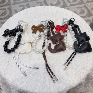 Porte-clés en cuir PU 3D mignons et kawaii, animaux 3D et pompons, accessoires pour clés de voiture avec breloques pour sacs à main - Product Image 1
