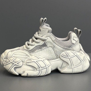 Chaussures pour hommes Printemps 2026 : baskets athlétiques décontractées et polyvalentes, style rétro 'dad shoes', avec empeigne en maille respirante et semelle épaisse - Product Image 6