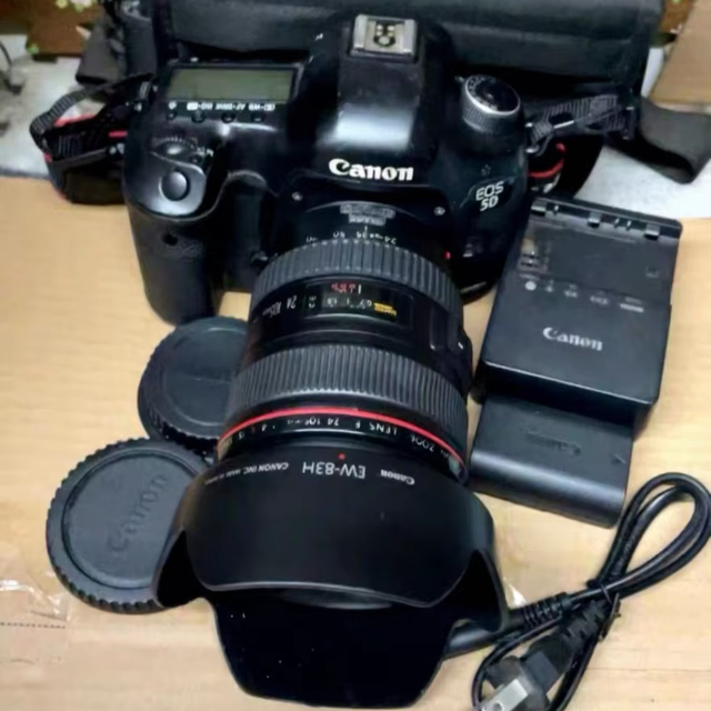 Best Seller USD618 KIT=USD320 EOS 5D3 5D Mark 3+USD298 lens 24-105mm F4 Original Ca non Second hand Used Camera DSLR Digital