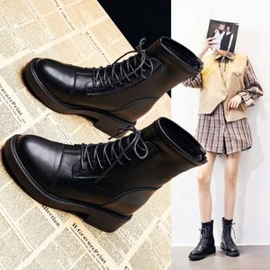 Botas de Mujer con Tacón Alto y Plataforma, Estilo Moderno, con Abertura en la Parte Superior - Product Image 1