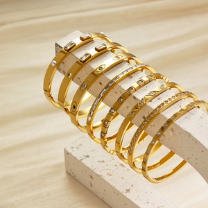 Bracciale Rigido Aperto in Acciaio Inossidabile Placcato Oro Rosa 18K, Impermeabile, con Occhi di Demone e Quadrifoglio, Gioiello alla Moda - Product Image 5