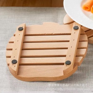 Alfombrilla aislante del calor con forma de pez de madera maciza para mesa, almohadilla para olla y cuenco antiescaldante, diseño irregular grabado con la marca Onlcook - Product Image 3