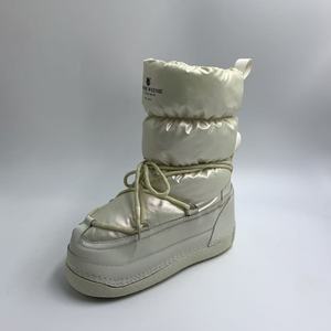Vente en gros de bottes de neige blanches décontractées unisexes pour l'extérieur - Product Image 3