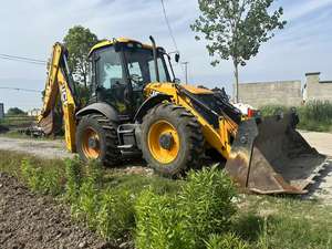 Chargeuse-pelleteuse JCB 4CX 4X14 d'occasion, 7000 kg, 2001-4000 heures, avec composants essentiels (moteur, pompe, boîte de vitesses, roulement) à vendre à bas prix - Product Image 2