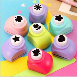Perforateur de papier artisanal personnalisé en gros pour <span class=keywords><strong>scrapbooking</strong></span>, bricolage pour enfants, découpe de formes, perforateur de papier artisanal en plastique miniature - Product Image 1