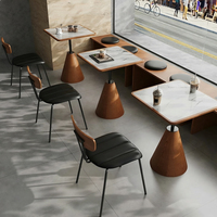 Mobilier de restaurant moderne en bois pour café et hôtel : Ensemble de banquettes, chaises et tables pour salle à manger