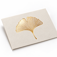Impression personnalisée de cartes postales et de cartes de vœux avec dorure à chaud, vernis sélectif UV, gaufrage et débossage sur carton premium
