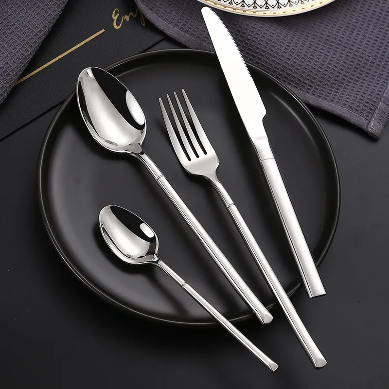 410 Utensis Mirror Polish Piece Cubiertos 4PCs Cuchillo Tenedor y Cuchara Chapado en Oro Plata Acero Inoxidable Bajo MOQ Elegante Camping