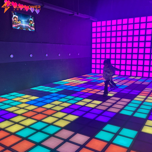 <span class=keywords><strong>Meilleur</strong></span> prix pour dalles de sol LED modulaires interactives personnalisées 30x30cm en verre trempé avec éclairage RGB à induction pour salle de jeux - Product Image 1
