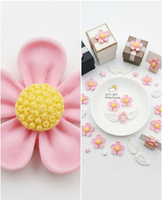 Breloques d'abeilles et de fleurs en résine colorée Accessoires de qualité supérieure pour la décoration intérieure et la fabrication de bijoux