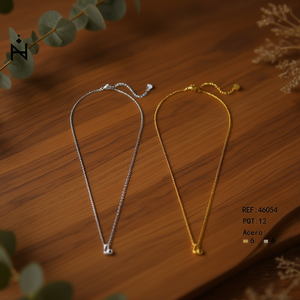 Collar con Colgante Angelina Scorpio de Acero Inoxidable 46054 en Tono Dorado y Plateado, Estilo Minimalista para Uso Diario - Product Image 2