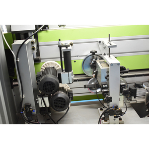 Maquinaria para Fabricación de Ventanas y Puertas JUNDE, Máquina Automática de 7kw para Enchapar Cantos de Paneles de Madera y Aluminio - Product Image 5