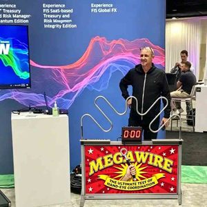 Macchina da <span class=keywords><strong>gioco</strong></span> con filo metallico per eventi aziendali, attivazione del brand, oggetti di scena per sfide interattive, eventi pubblici, giochi arcade - Product Image 1