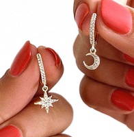 Milskye Boucles d'oreilles créoles en zircon plaqué or 18 carats en argent sterling 925 avec cercle de lune et étoiles