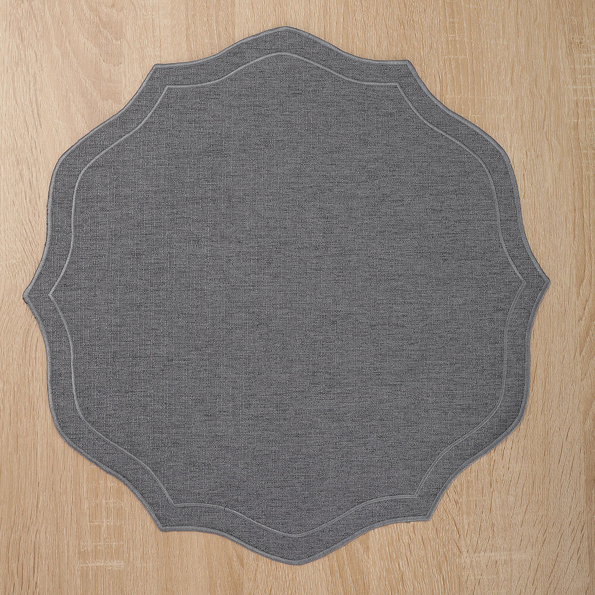 สีเทาเข้ม