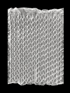 Rouleau de film à <span class=keywords><strong>bulles</strong></span> perforé, film à <span class=keywords><strong>bulles</strong></span> de petite taille pour livraison express, emballage, déménagement, <span class=keywords><strong>protection</strong></span> des articles fragiles et remplissage de vide - Product Image 6