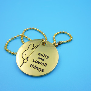 Llavero Metálico Redondo de Miffy y Lowell, Colgante de Aleación de Zinc Dorado, Resistente, Regalo Promocional - Product Image 1