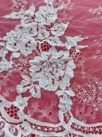 Dentelle de tulle perlée à motif floral dispersé, avec feuilles et cils, en tube de perles, matériau de qualité supérieure pour robe de mariée ou de soirée formelle