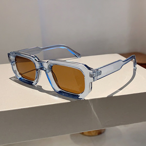 Lunettes de soleil carrées à petite monture, style rétro européen et américain, simples et hautement tendance, pour femmes - Product Image 2